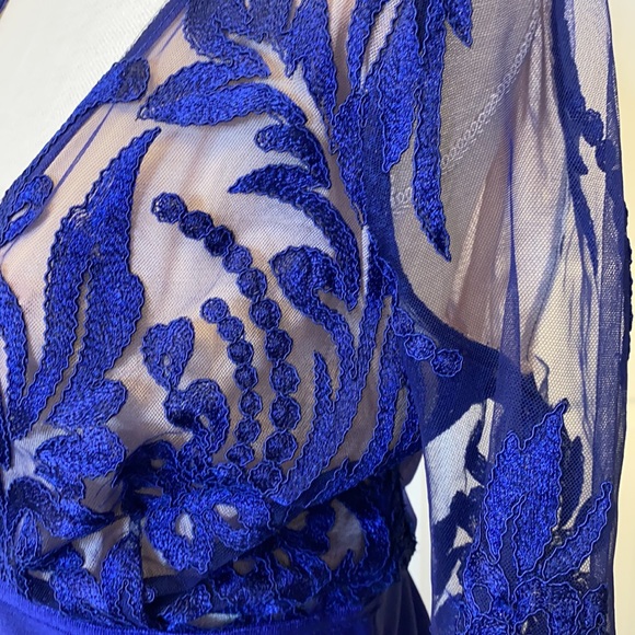 Royal blue v-neck bandaid long sleeve dress - Picture 3 of 3